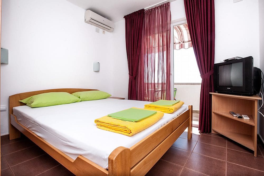 MREproperty (40) Petrovac'ta satılık mini otel — Karadağ