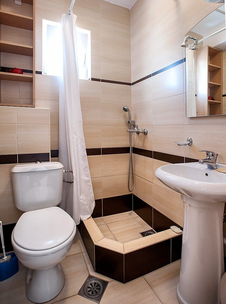 MREproperty (41) Petrovac'ta satılık mini otel — Karadağ