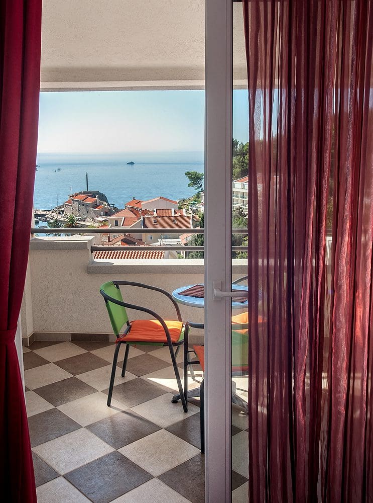 MREproperty (49) Petrovac'ta satılık mini otel — Karadağ