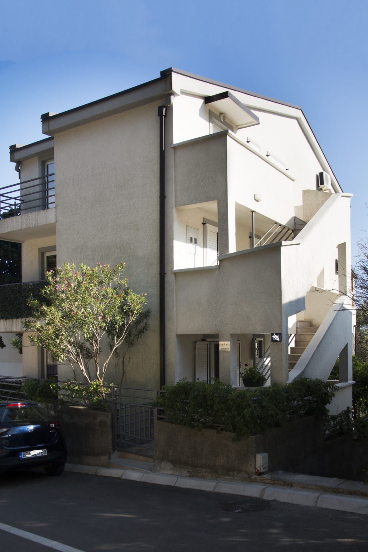 Commercial · Petrovac