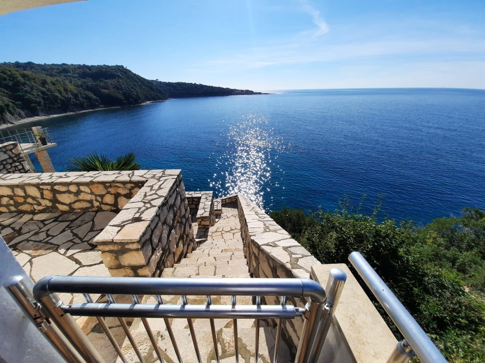 MREproperty (16) Willa nad morzem na sprzedaż w Czarnogórze – Nowoczesna willa w pobliżu plaży Veliki Pijesak — Czarnogóra