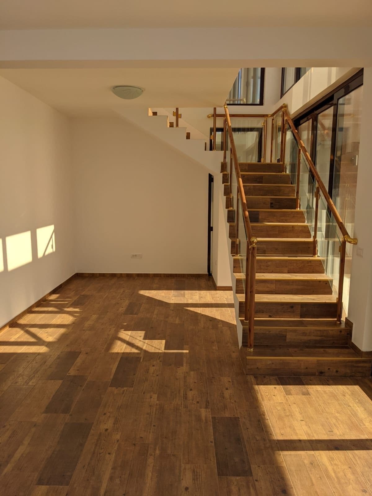 MREproperty (20) Willa nad morzem na sprzedaż w Czarnogórze – Nowoczesna willa w pobliżu plaży Veliki Pijesak — Czarnogóra