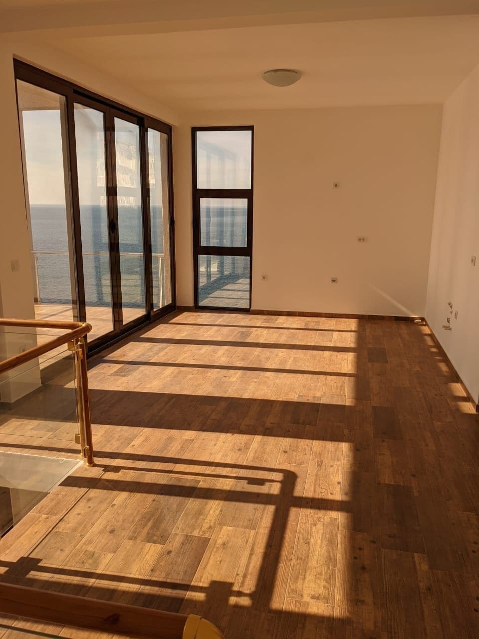 MREproperty (32) Willa nad morzem na sprzedaż w Czarnogórze – Nowoczesna willa w pobliżu plaży Veliki Pijesak — Czarnogóra