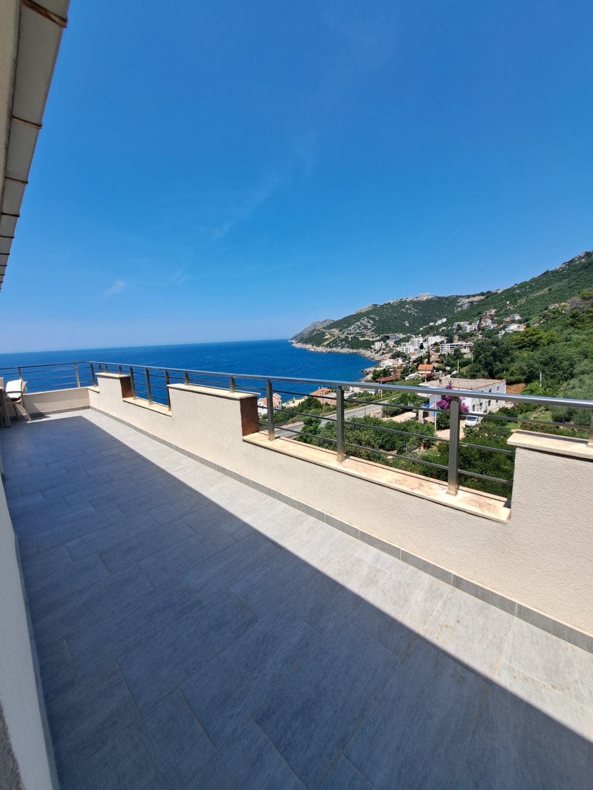 MREproperty (19) Moderan stan na prodaju u Dobroj Vodi – Bar — Crna Gora