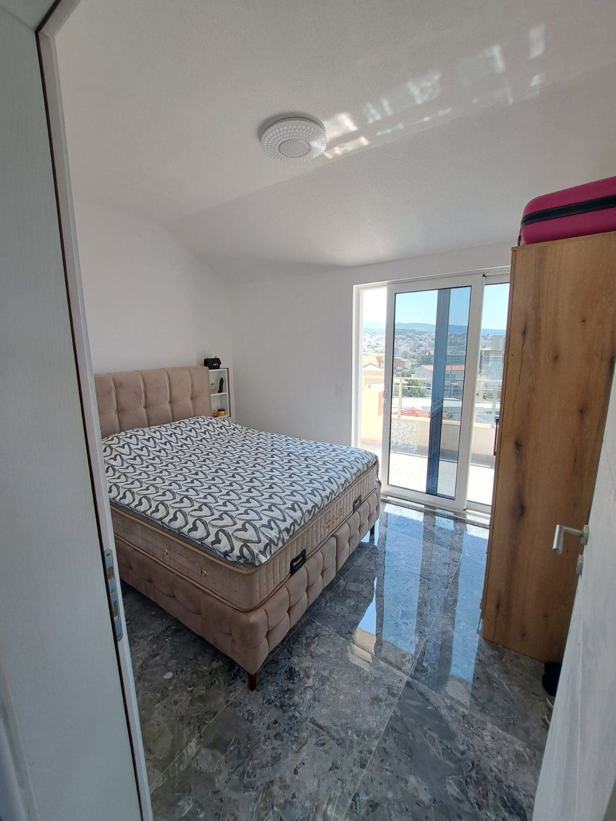 MREproperty (20) Moderan stan na prodaju u Dobroj Vodi – Bar — Crna Gora