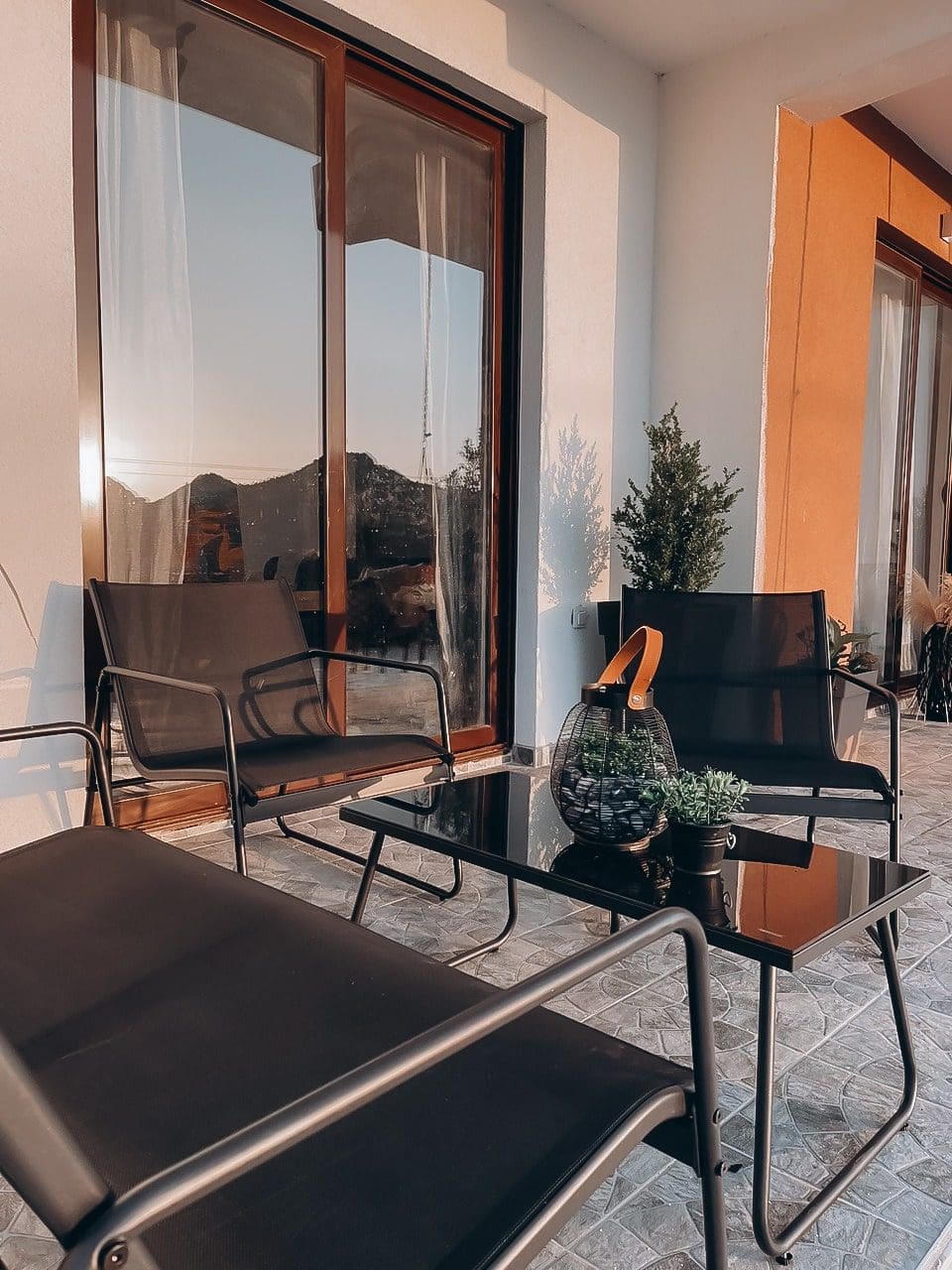 MREproperty (17) Modernes Familienhaus in Dobra Voda zu verkaufen — Montenegro