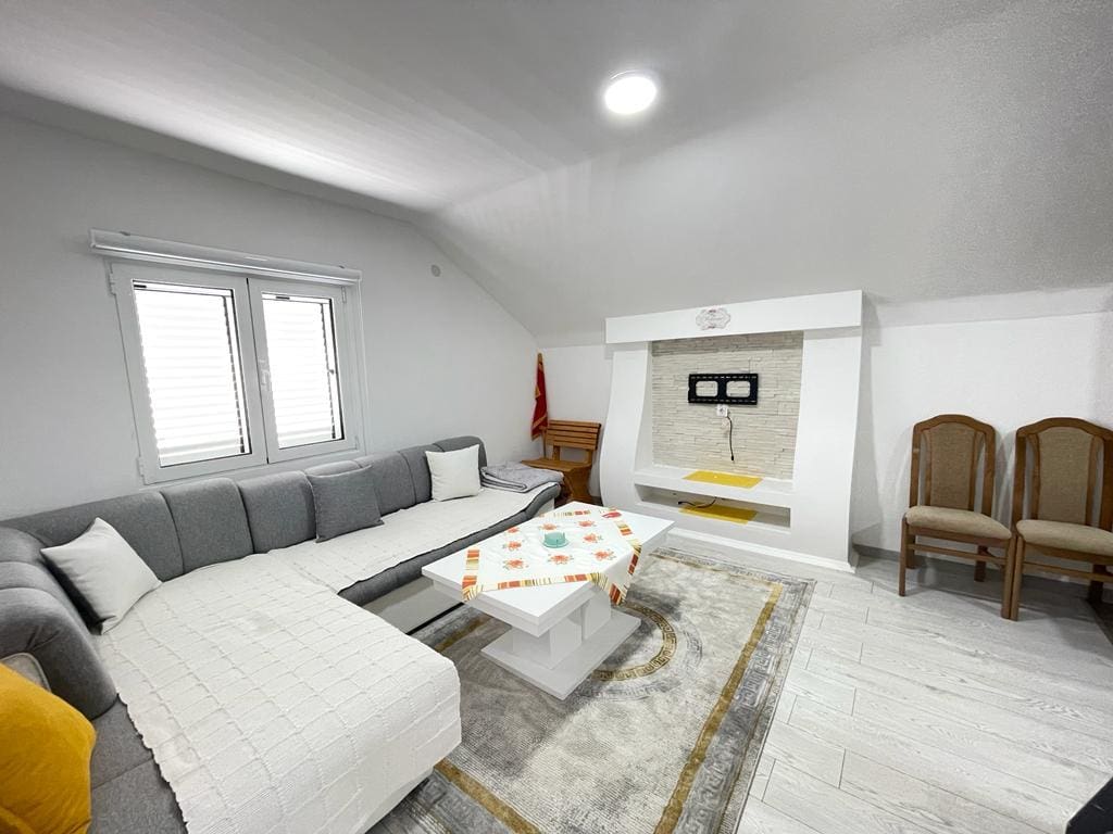 MREproperty (18) Namještena kuća za prodaju u Baru — Crna Gora