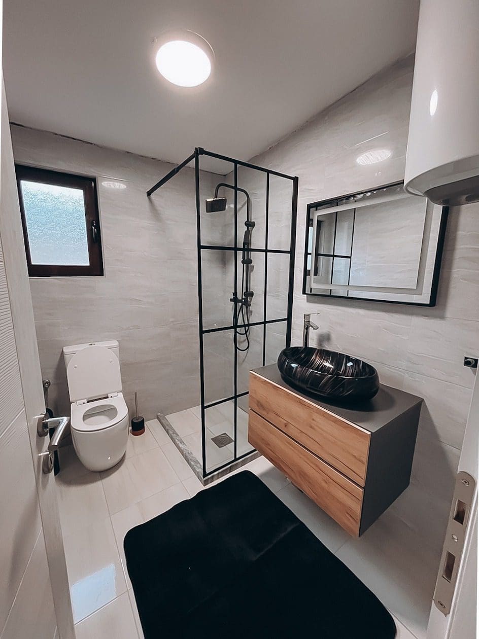 MREproperty (18) Modernes Familienhaus in Dobra Voda zu verkaufen — Montenegro