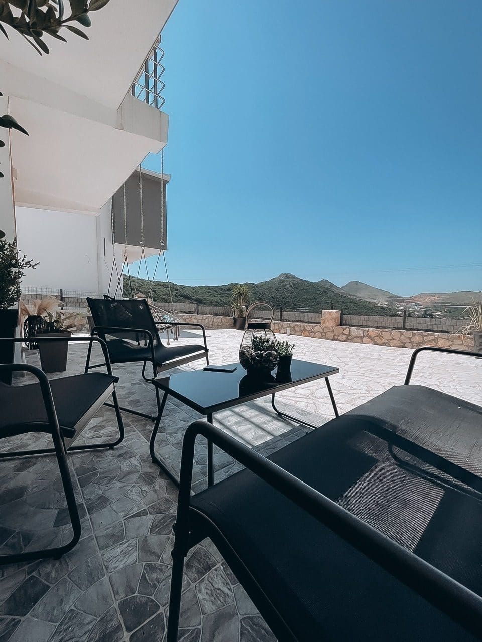 MREproperty (20) Modernes Familienhaus in Dobra Voda zu verkaufen — Montenegro