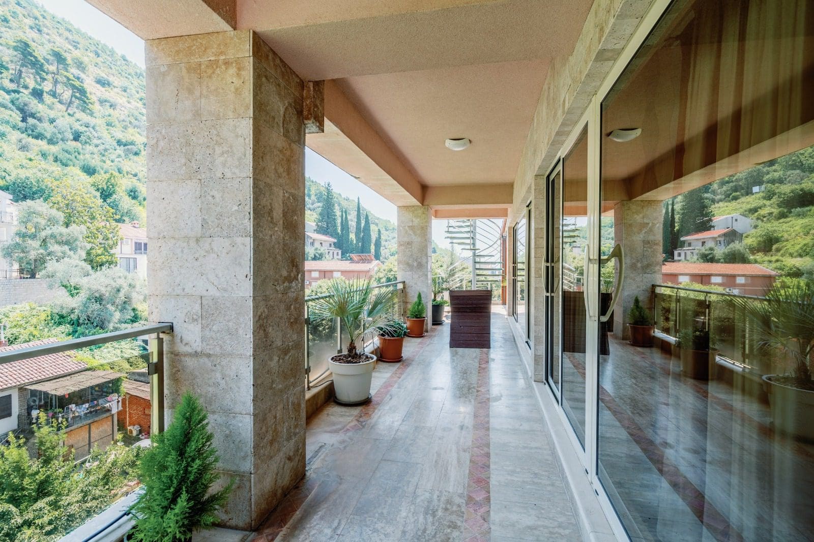 MREproperty (36) Luksuzni penthouse na prodaju u Budvi-Crna Gora — Crna Gora