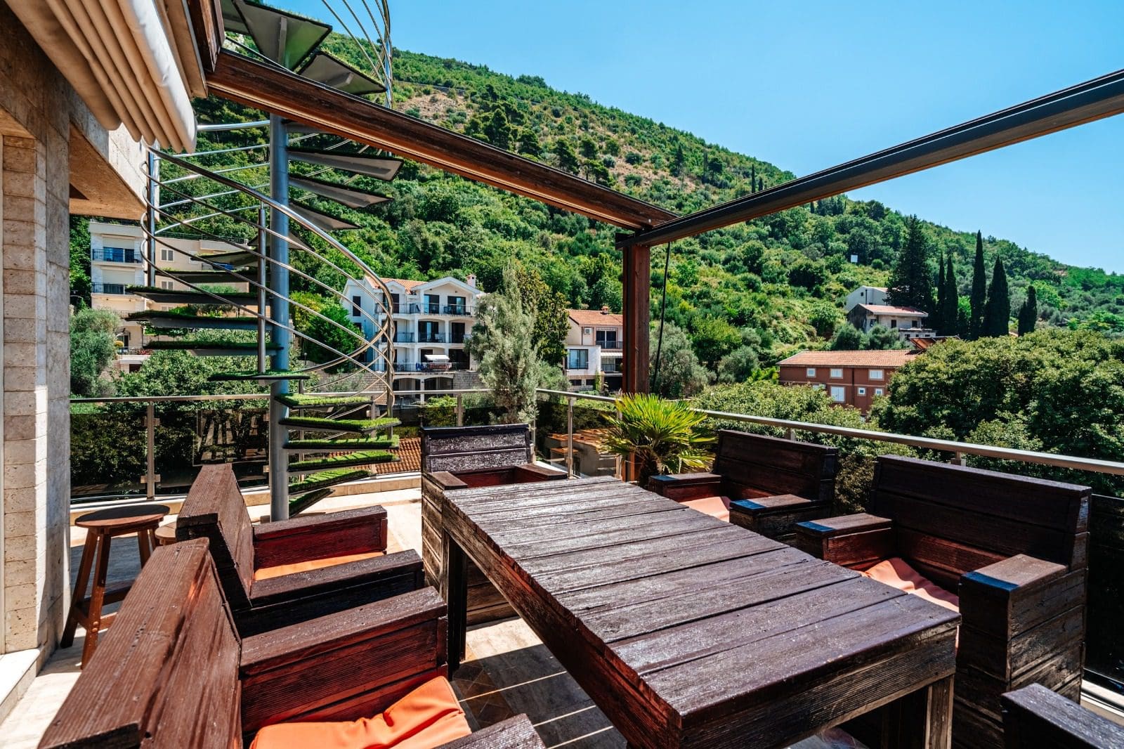 MREproperty (37) Luksuzni penthouse na prodaju u Budvi-Crna Gora — Crna Gora