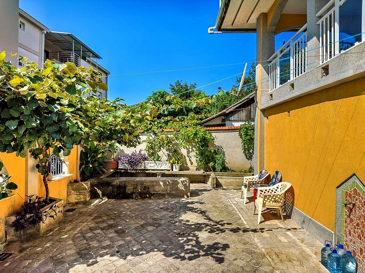 MREproperty (23) Rentables Mini-Hotel in Becici zum Verkauf – Montenegro