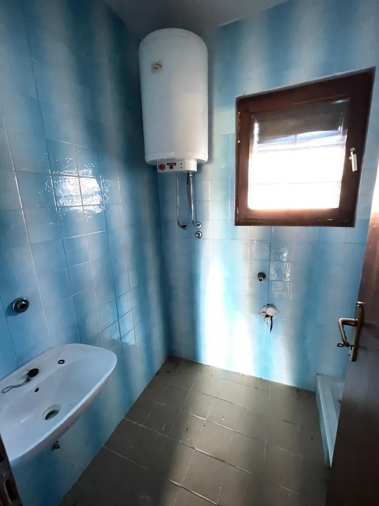 MREproperty (16) Zweistöckiges Haus zum Verkauf in den Vororten von Bar — Montenegro
