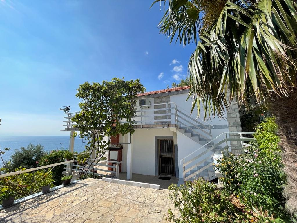 MREproperty (16) Traumhafte Meeresimmobilie in den Vororten von Bar — Montenegro