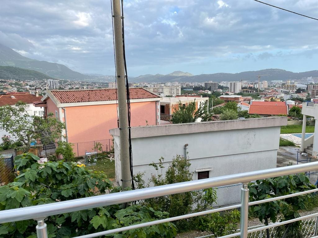 Facebook'ta Paylaş Susanj-Bar'da Satılık Büyüleyici Ev — Karadağ