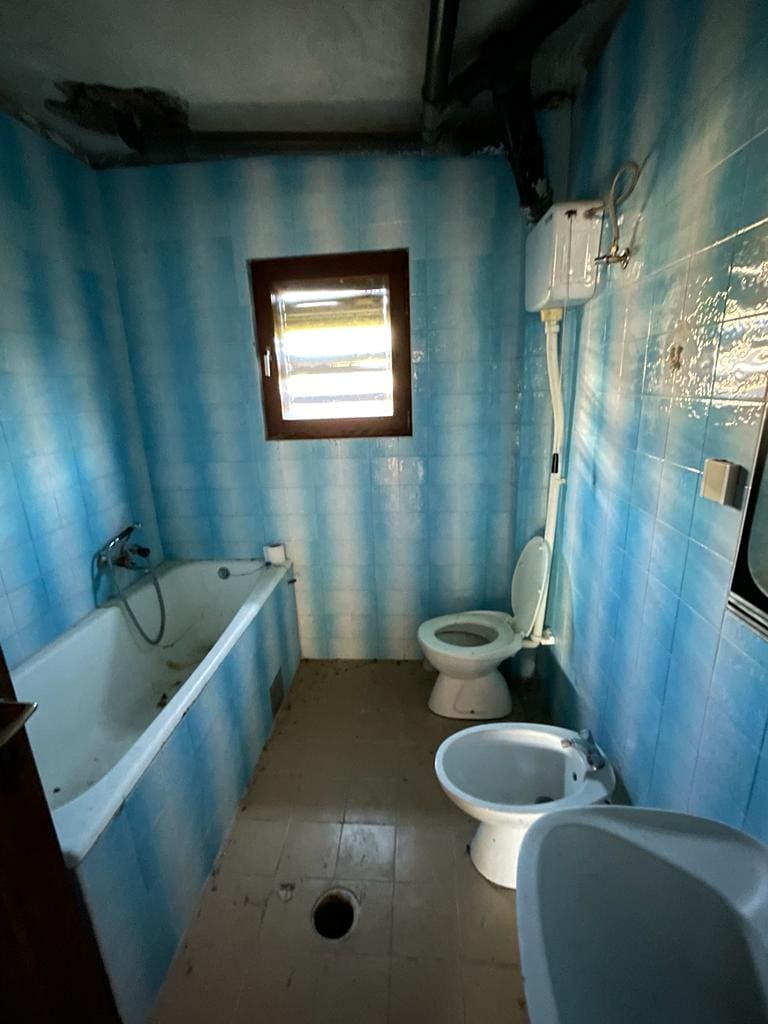 MREproperty (17) Zweistöckiges Haus zum Verkauf in den Vororten von Bar — Montenegro