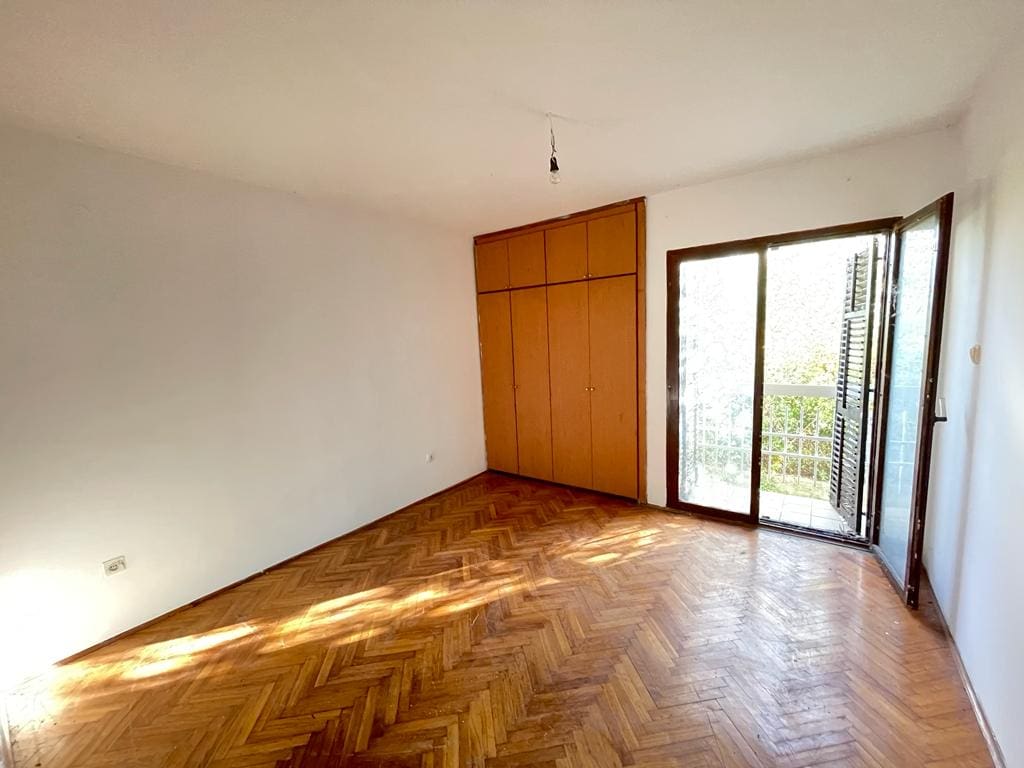 MREproperty (18) Zweistöckiges Haus zum Verkauf in den Vororten von Bar — Montenegro