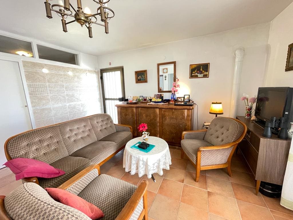 MREproperty (18) Traumhafte Meeresimmobilie in den Vororten von Bar — Montenegro