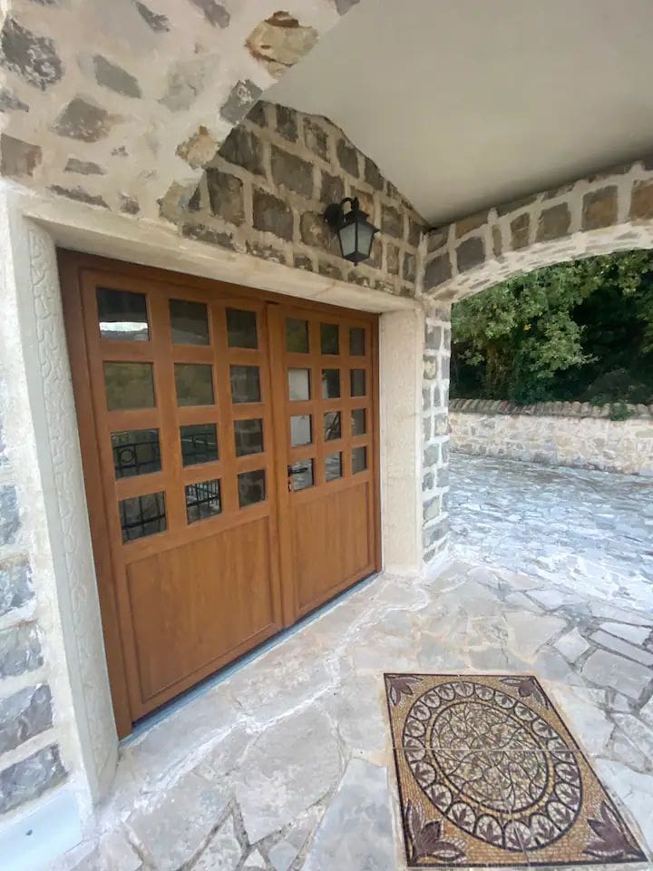 MREproperty (19) Luxuriöse Villa mit Pool in Petrovac — Montenegro