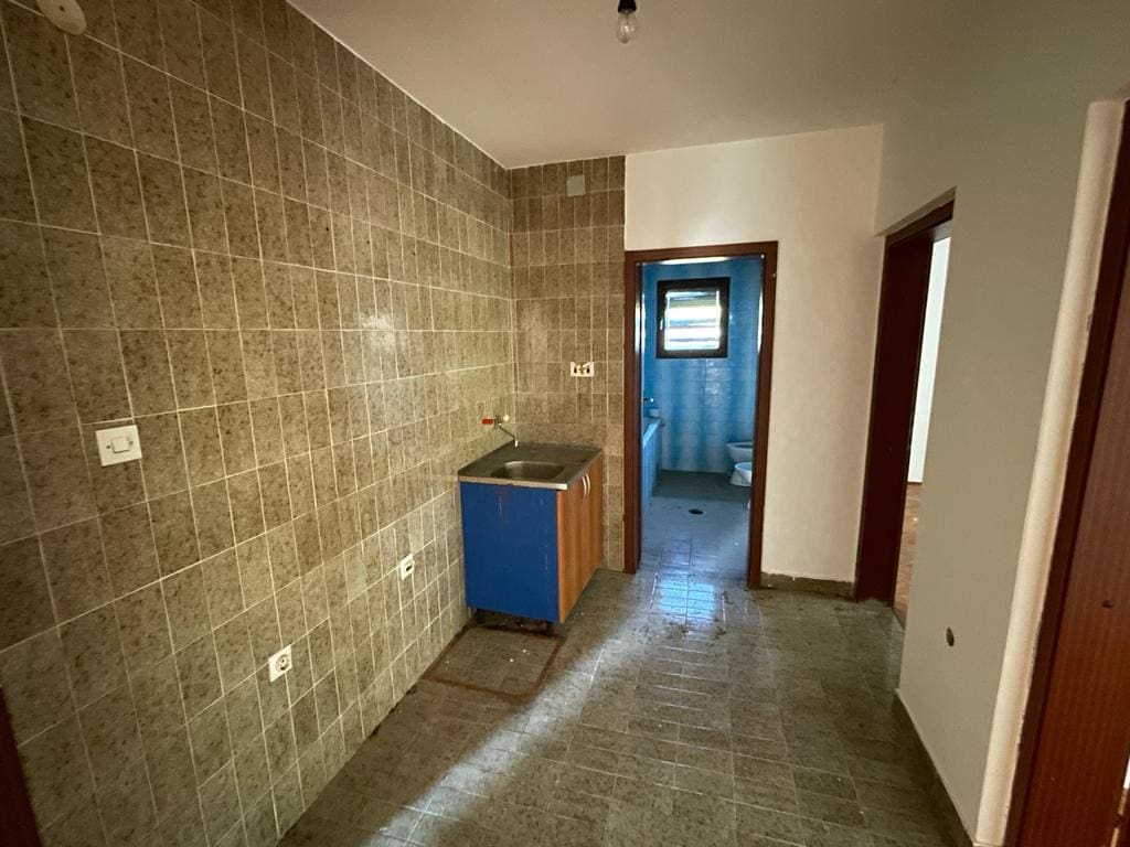MREproperty (19) Zweistöckiges Haus zum Verkauf in den Vororten von Bar — Montenegro