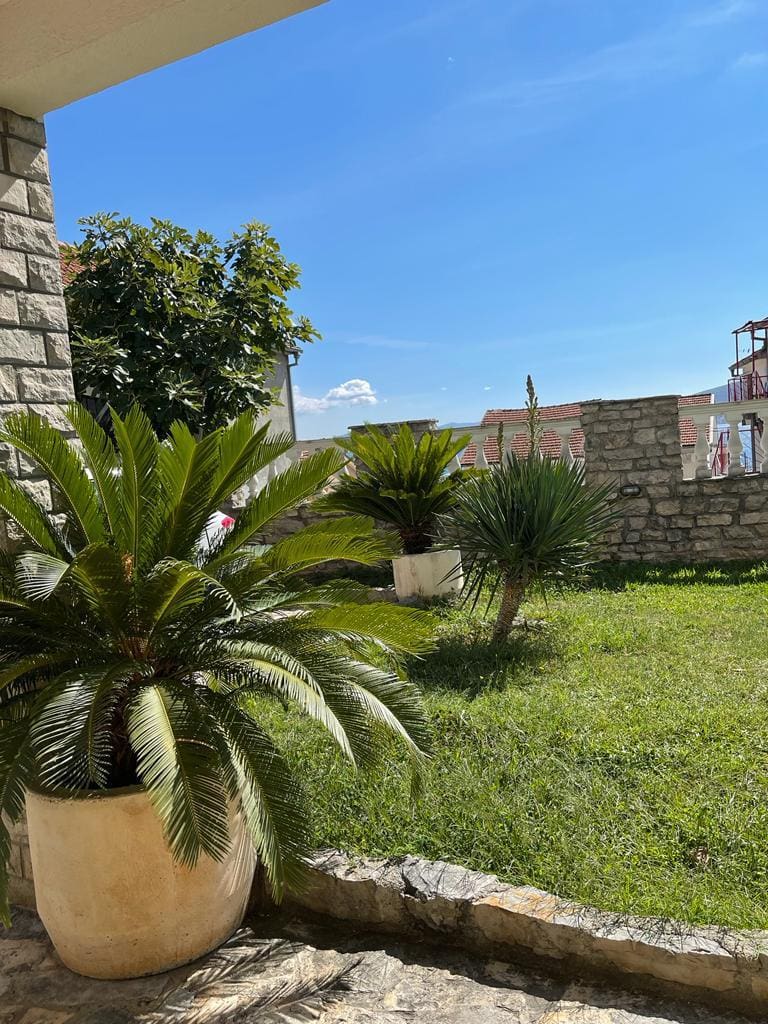 MREproperty (19) Investitionsvilla in Montenegro zu verkaufen – 6 Apartments, Meerblick & Einkommensmöglichkeit — Montenegro
