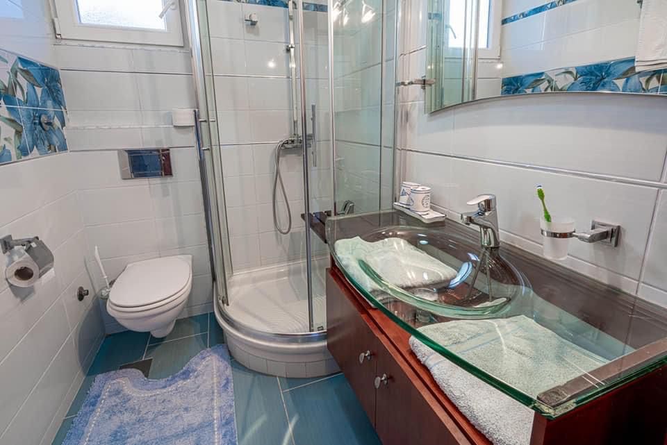 MREproperty (19) Гарна та затишна вілла з басейном у Бечичах — Чорногорія