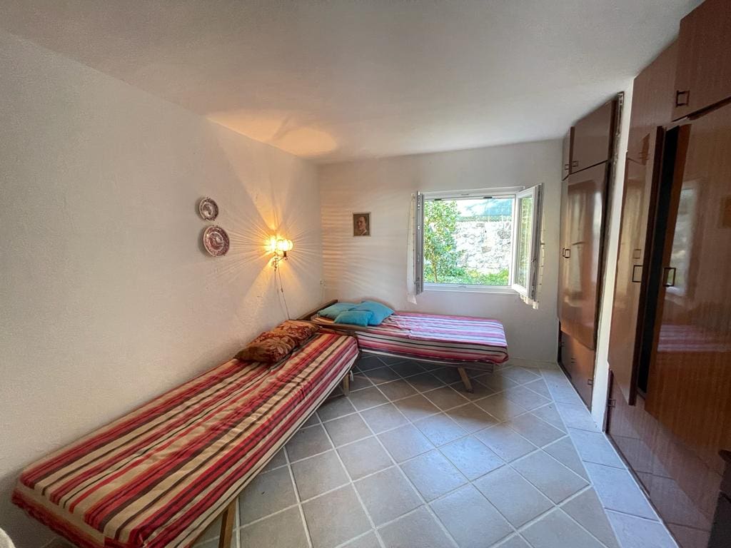 House · Sutomore