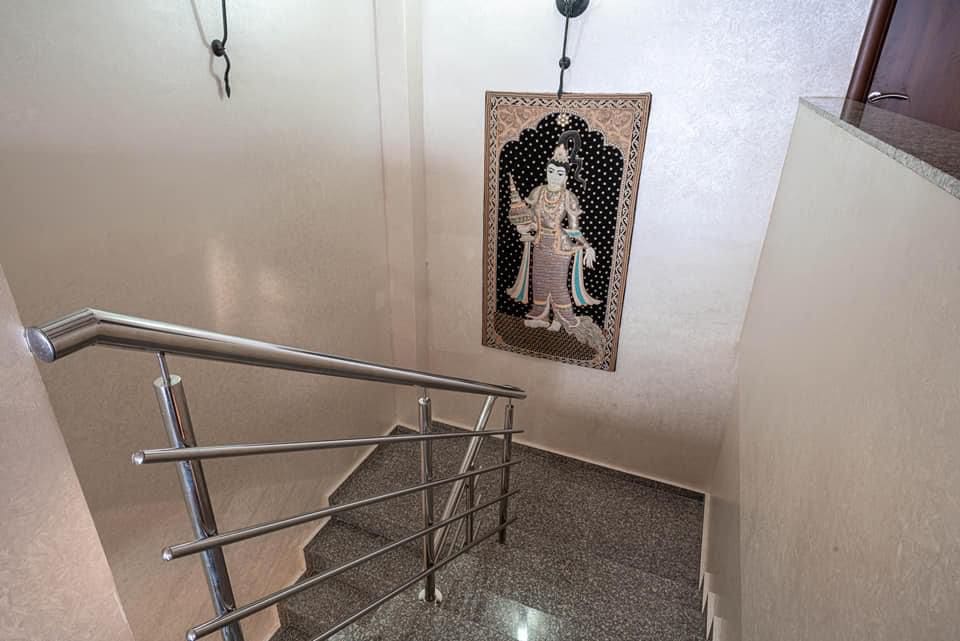 MREproperty (20) Гарна та затишна вілла з басейном у Бечичах — Чорногорія