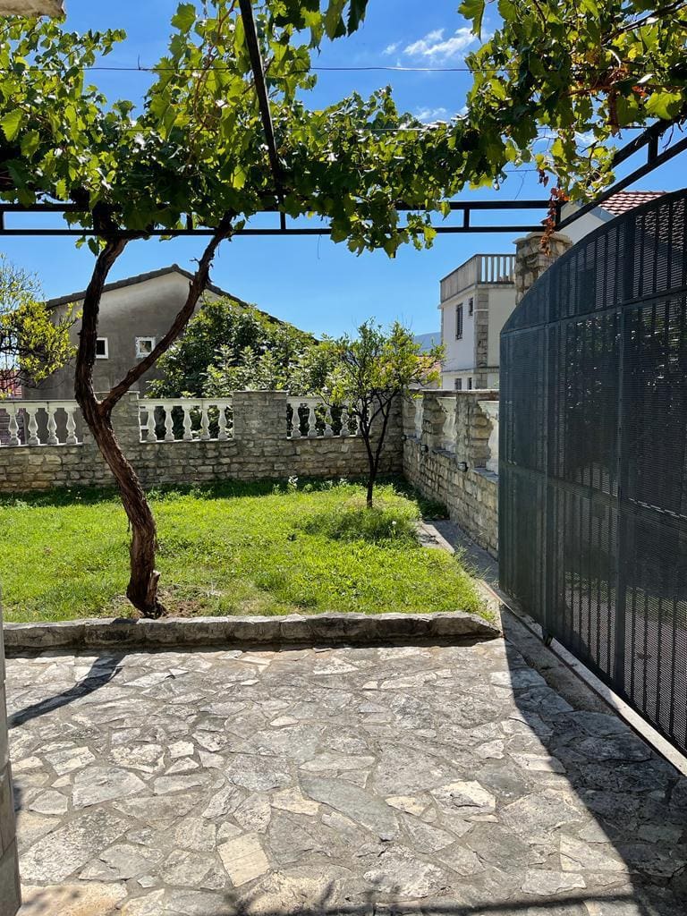 MREproperty (21) Investitionsvilla in Montenegro zu verkaufen – 6 Apartments, Meerblick & Einkommensmöglichkeit — Montenegro