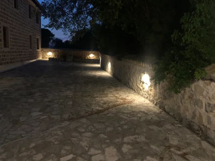 MREproperty (22) Luxuriöse Villa mit Pool in Petrovac — Montenegro