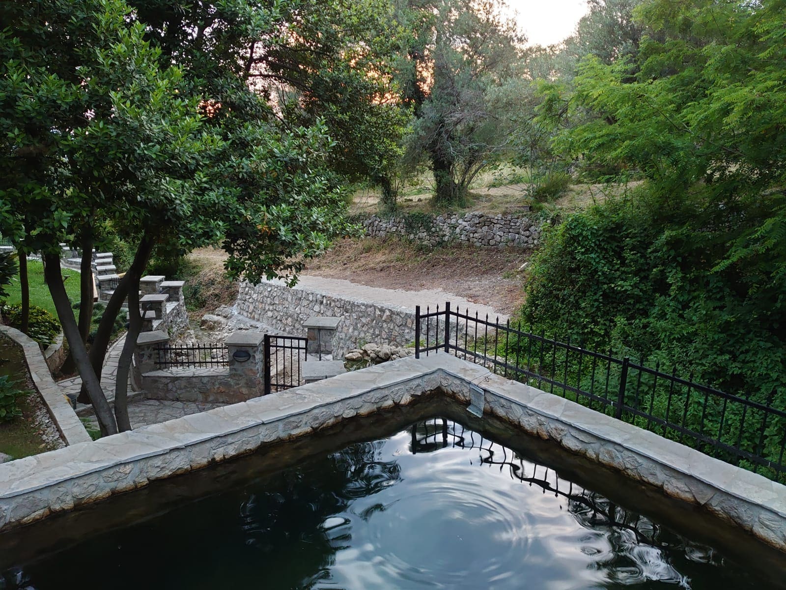 MREproperty (23) Atemberaubende zweistöckige Villa mit Panoramablick in Montenegro — Montenegro