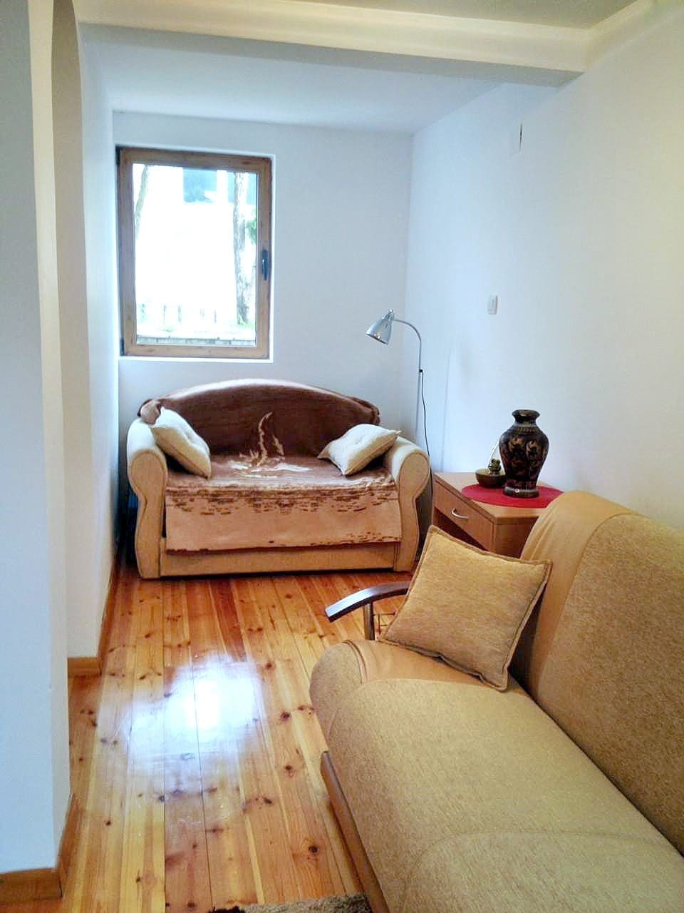 MREproperty (24) Rodzinny trzypiętrowy dom na sprzedaż w Budvie — Czarnogóra