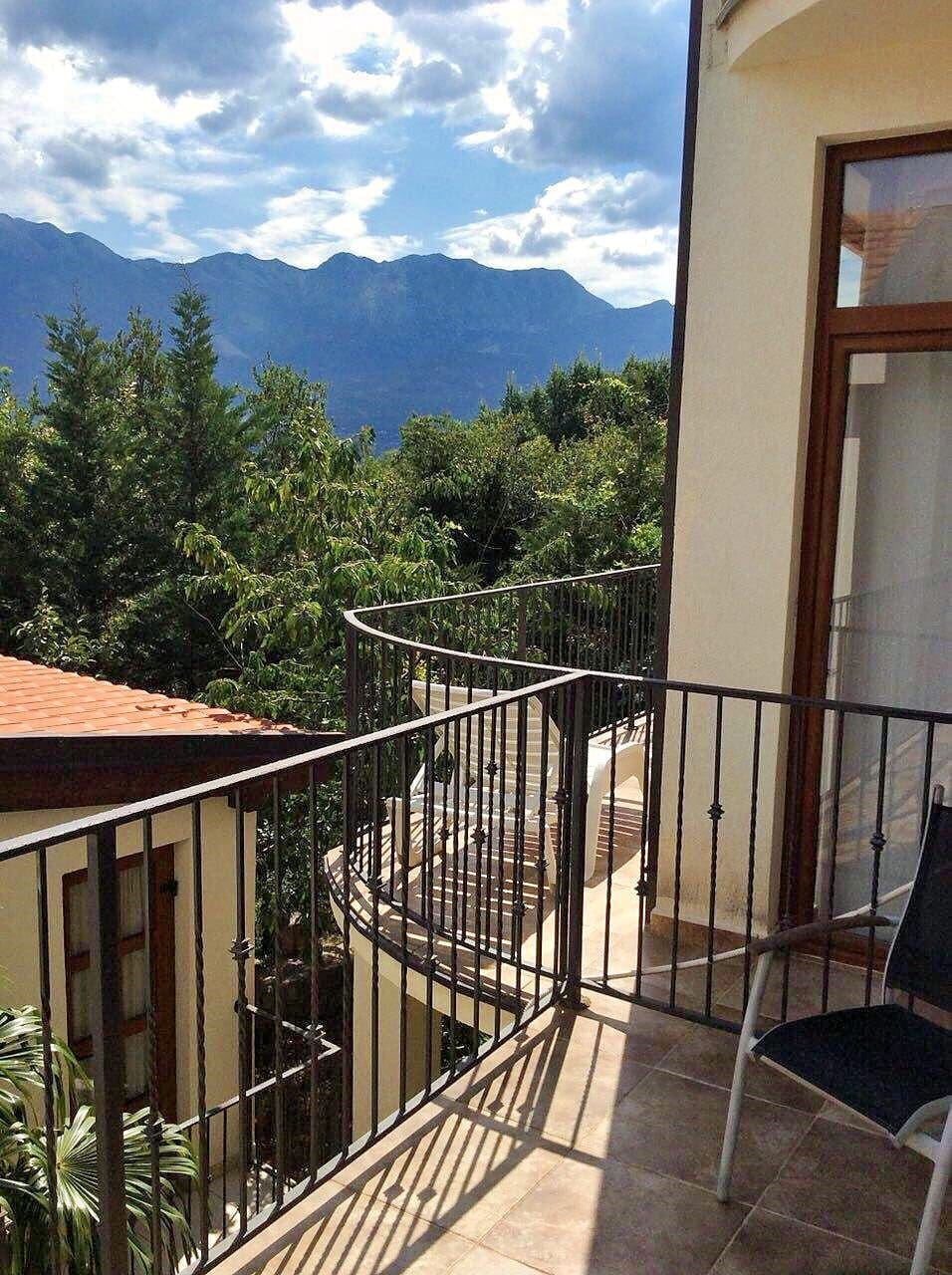 MREproperty (24) Luksusowy dom szeregowy z panoramicznymi widokami w Czarnogórze — Czarnogóra