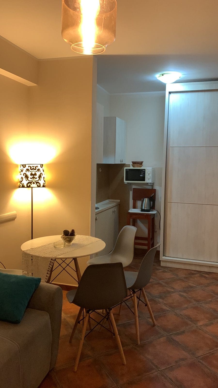 MREproperty (25) Gelegenheit, ein profitables Hotel in Becici zu kaufen — Montenegro