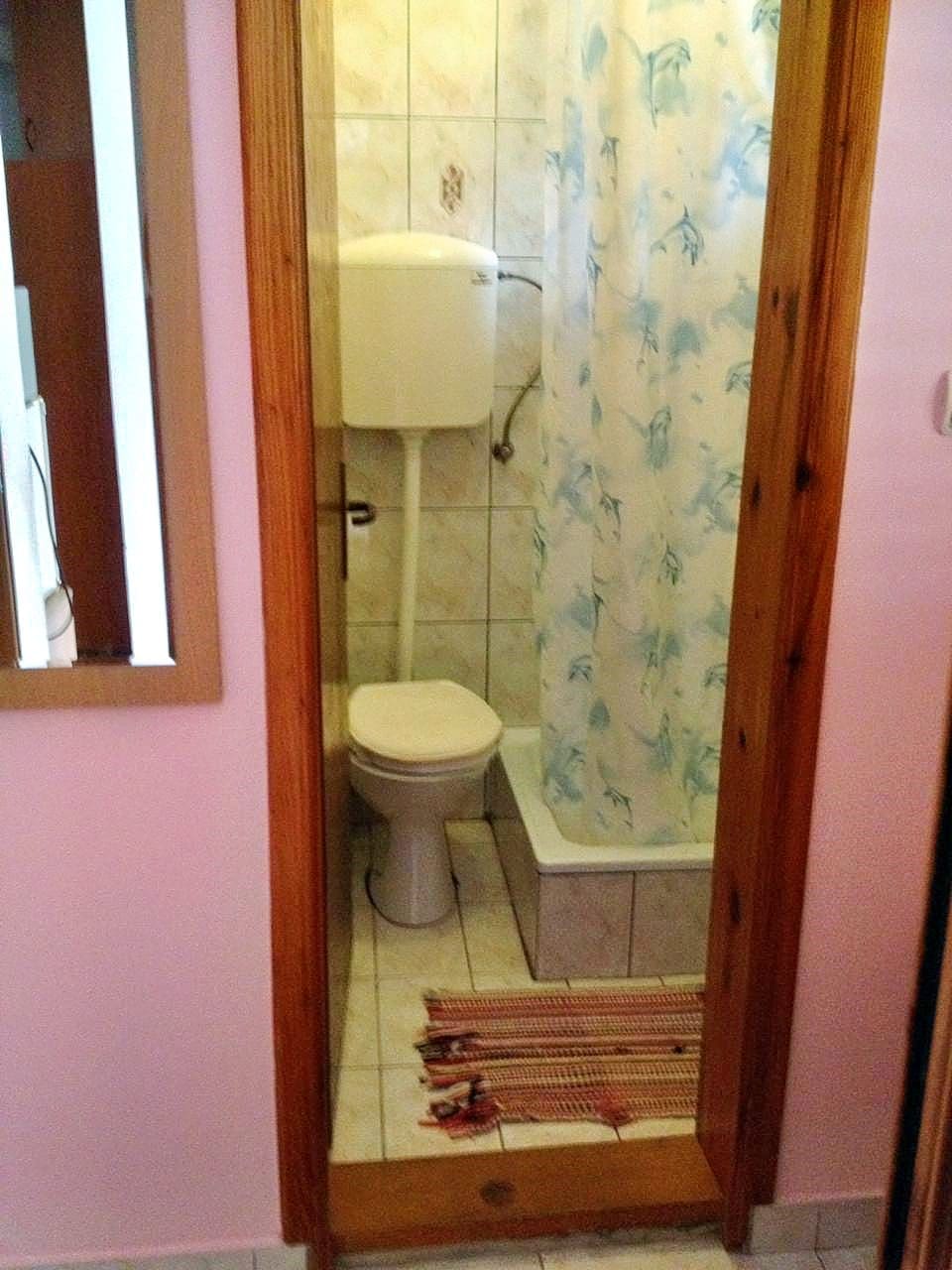 MREproperty (25) Rodzinny trzypiętrowy dom na sprzedaż w Budvie — Czarnogóra