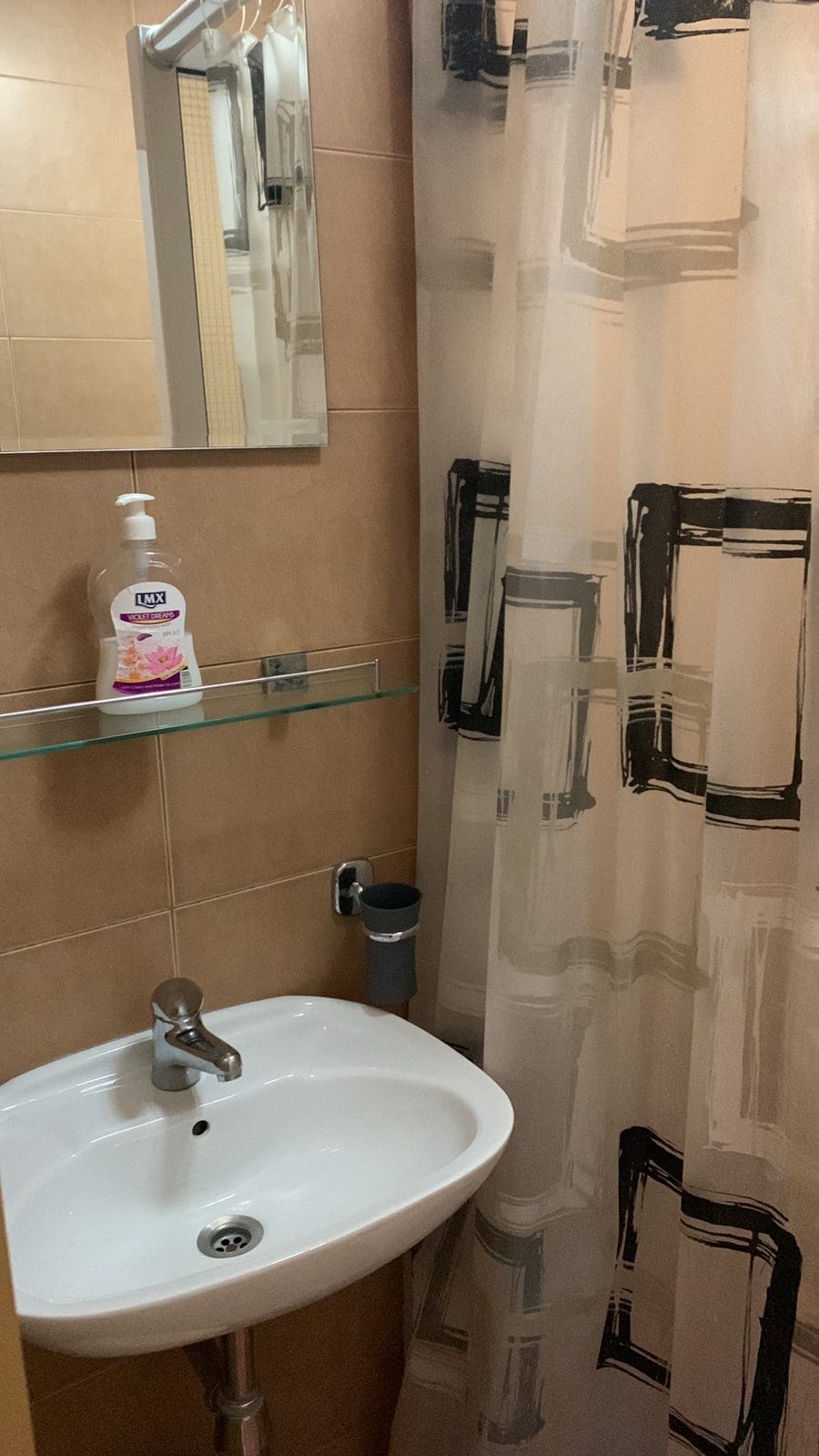 MREproperty (26) Gelegenheit, ein profitables Hotel in Becici zu kaufen — Montenegro