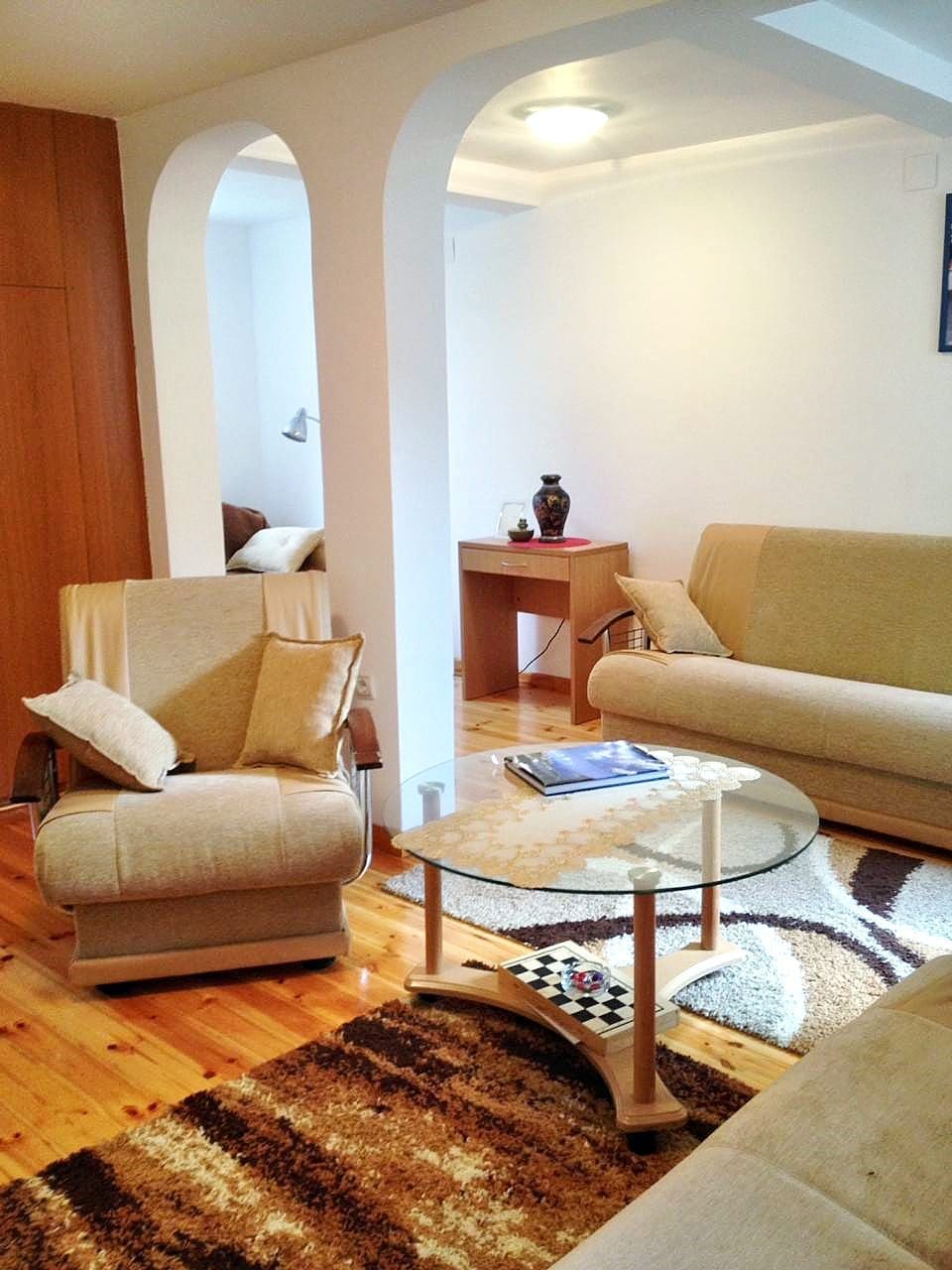 MREproperty (26) Rodzinny trzypiętrowy dom na sprzedaż w Budvie — Czarnogóra