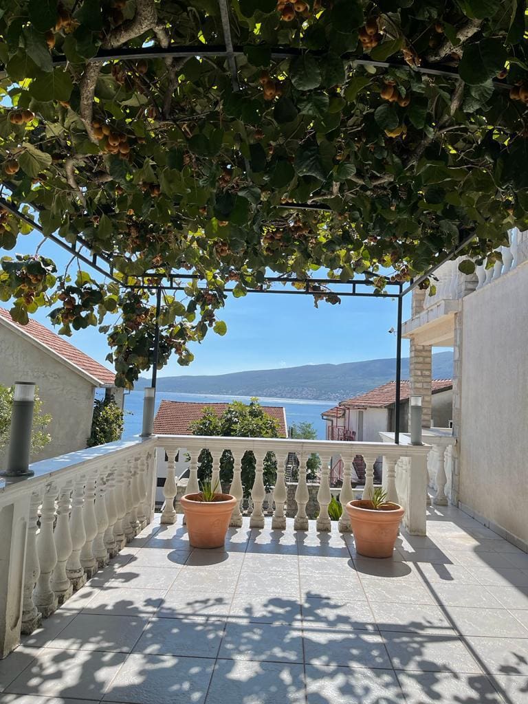 MREproperty (26) Investitionsvilla in Montenegro zu verkaufen – 6 Apartments, Meerblick & Einkommensmöglichkeit — Montenegro