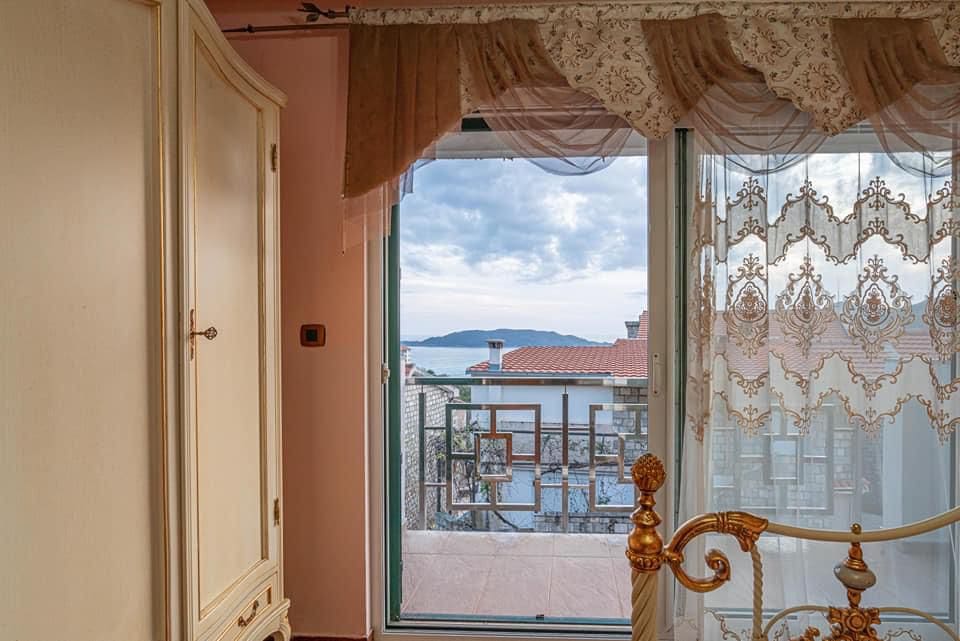 MREproperty (26) Гарна та затишна вілла з басейном у Бечичах — Чорногорія