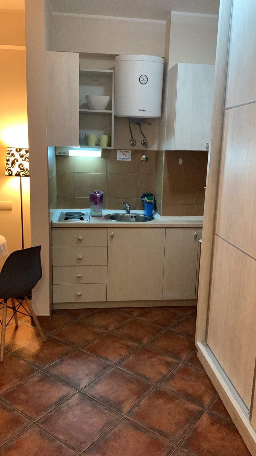 MREproperty (27) Gelegenheit, ein profitables Hotel in Becici zu kaufen — Montenegro