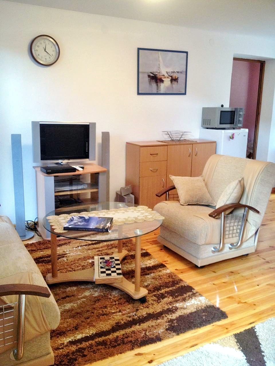 MREproperty (27) Rodzinny trzypiętrowy dom na sprzedaż w Budvie — Czarnogóra