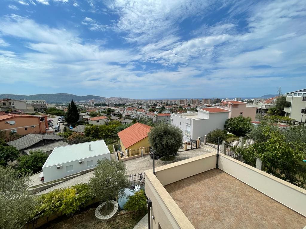 MREproperty (27) Роскошная вилла с захватывающим видом в Баре — Черногория