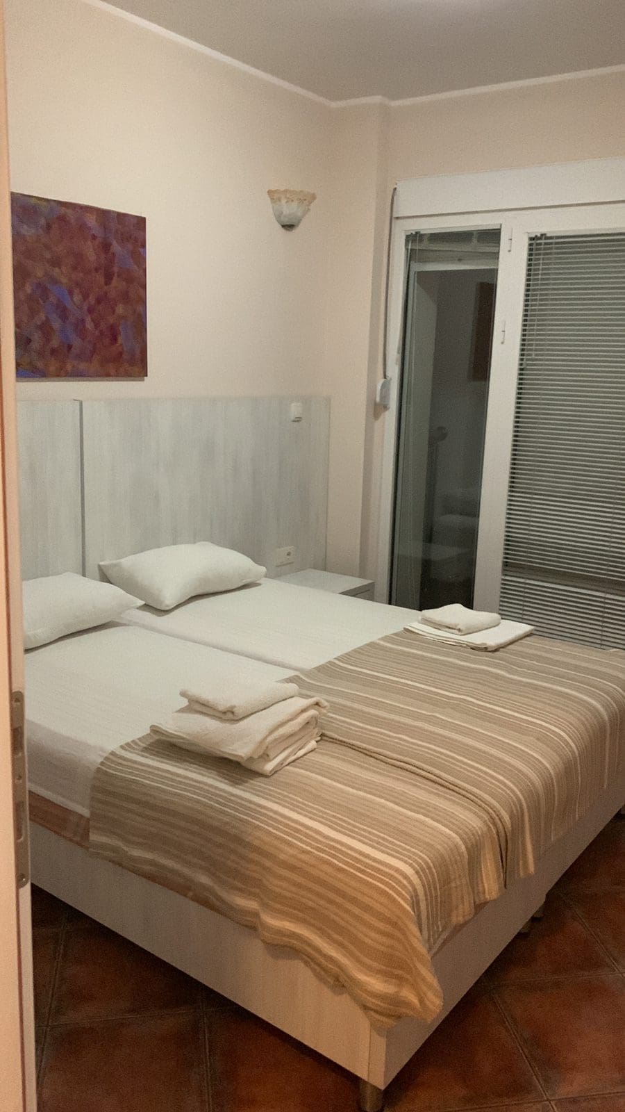 MREproperty (28) Gelegenheit, ein profitables Hotel in Becici zu kaufen — Montenegro