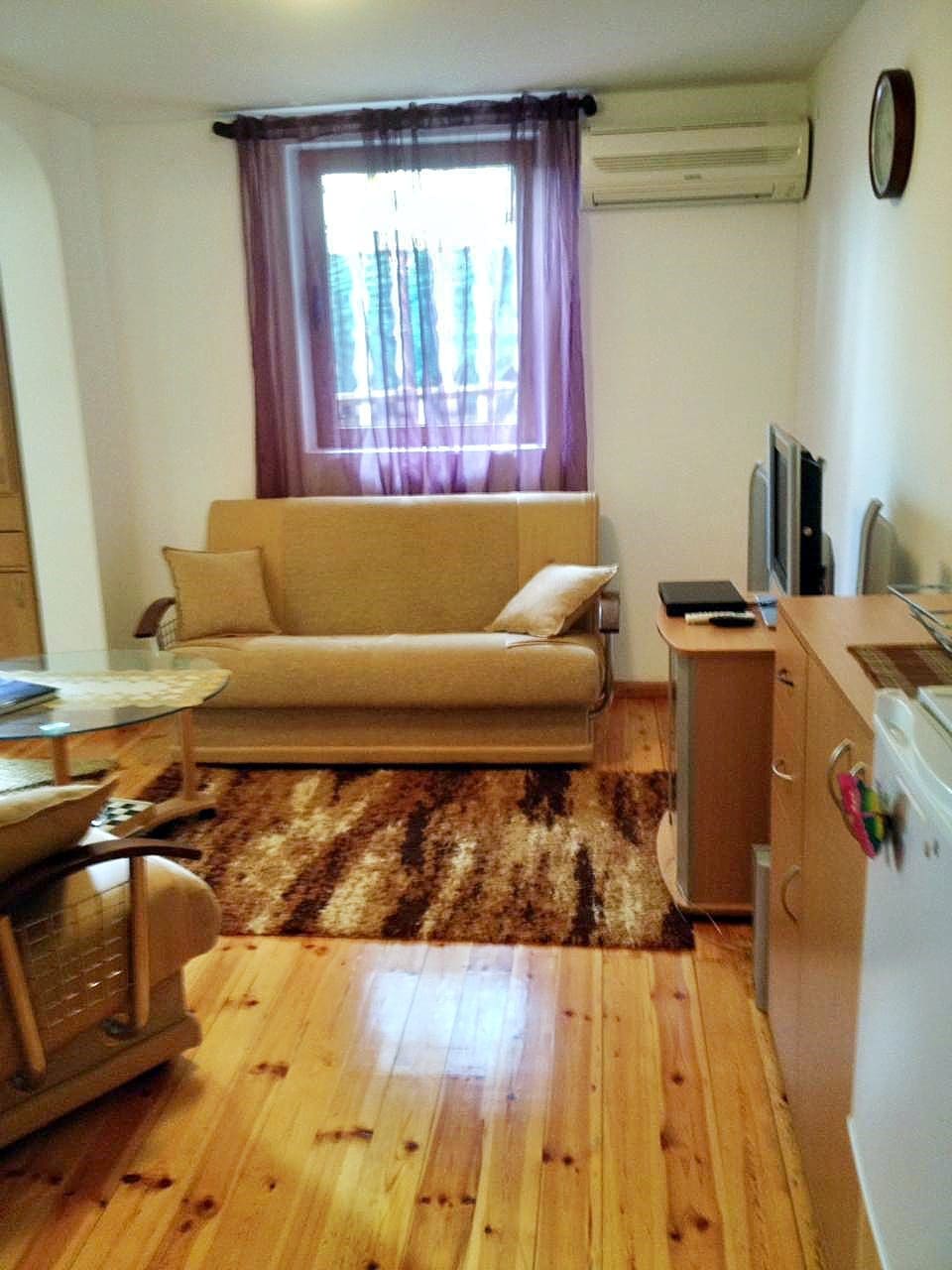 MREproperty (28) Rodzinny trzypiętrowy dom na sprzedaż w Budvie — Czarnogóra