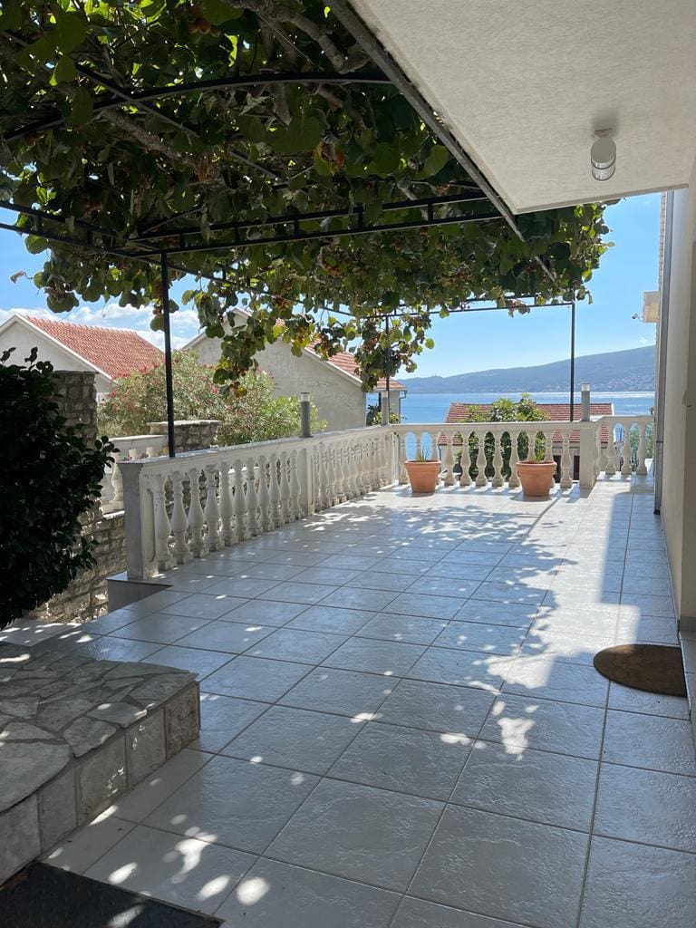 MREproperty (28) Investitionsvilla in Montenegro zu verkaufen – 6 Apartments, Meerblick & Einkommensmöglichkeit — Montenegro