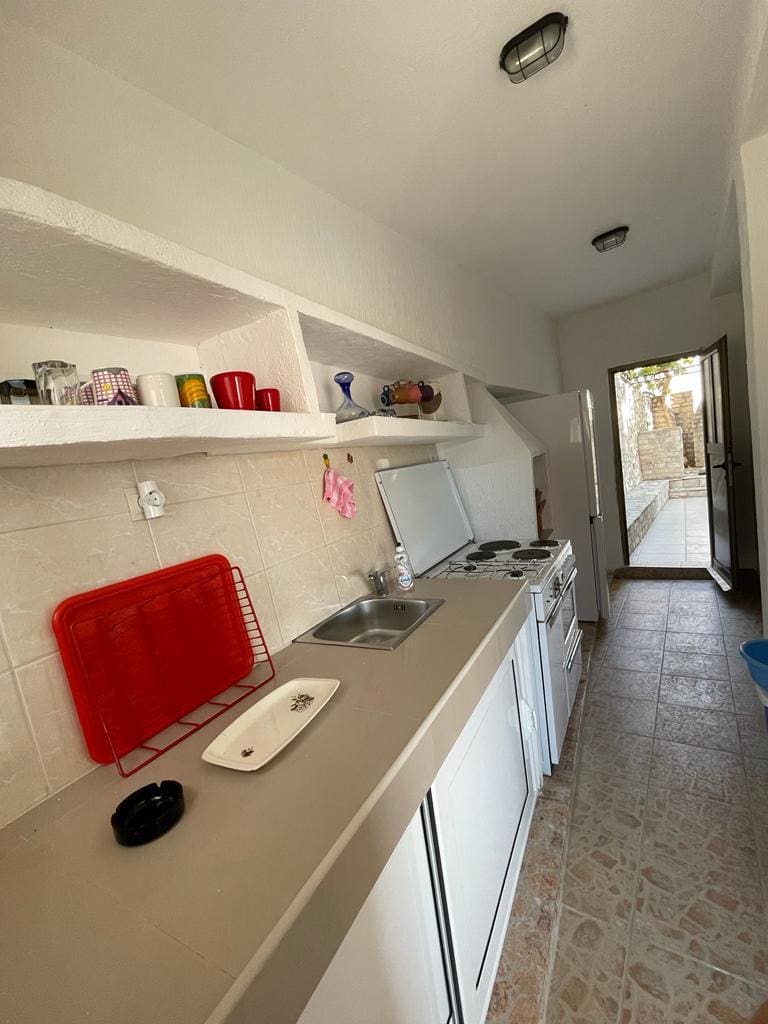 MREproperty (29) Investitionsvilla in Montenegro zu verkaufen – 6 Apartments, Meerblick & Einkommensmöglichkeit — Montenegro