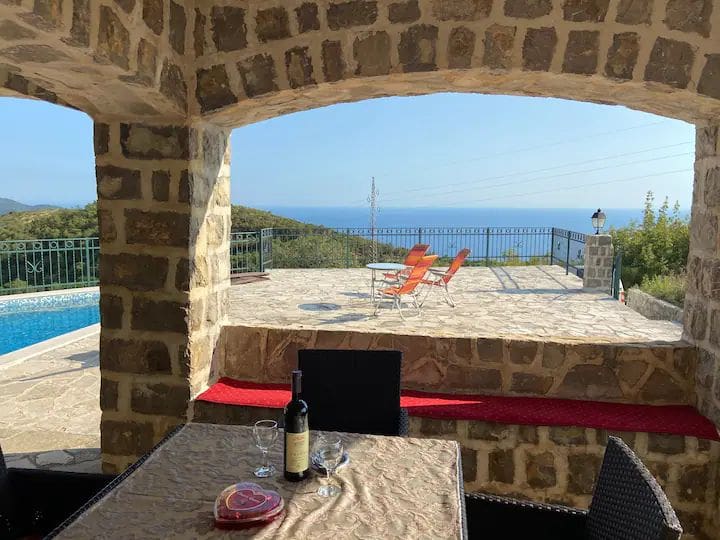 MREproperty (32) Luxuriöse Villa mit Pool in Petrovac — Montenegro