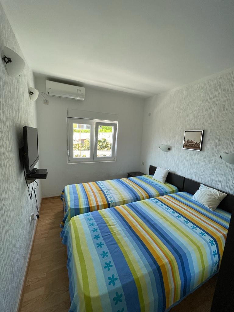 MREproperty (32) Investitionsvilla in Montenegro zu verkaufen – 6 Apartments, Meerblick & Einkommensmöglichkeit — Montenegro