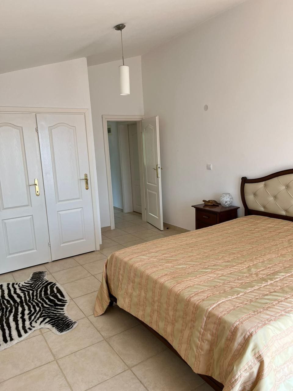 MREproperty (33) Porodična kuća sa bazenom na prodaju u Budvi — Crna Gora