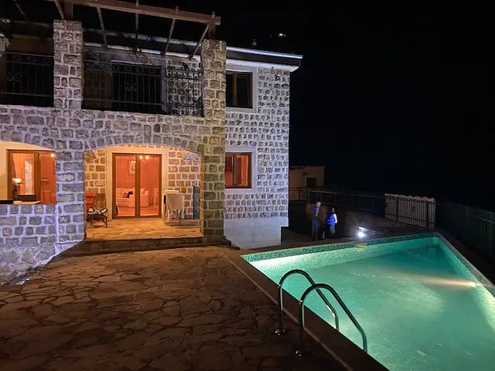 MREproperty (37) Luxuriöse Villa mit Pool in Petrovac — Montenegro